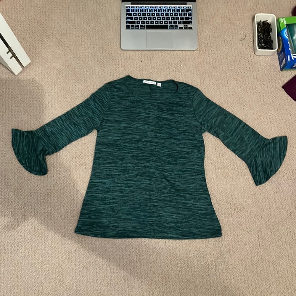 Notations small green sweater